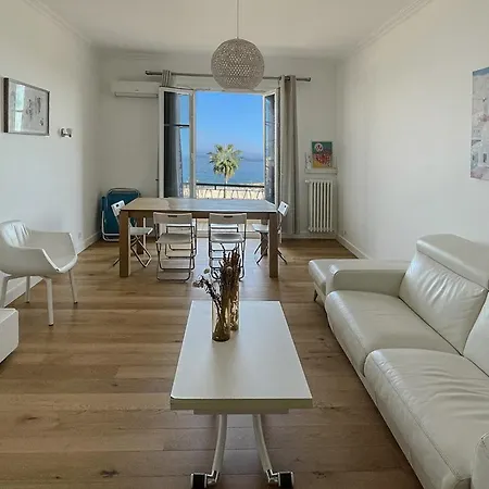 Apartment Seafront For 6 Promenade Des *