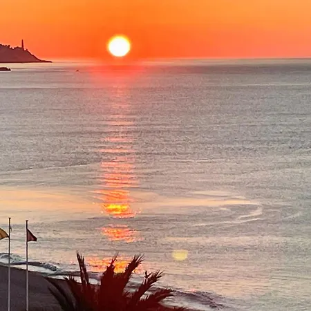 Seafront For 6 Promenade Des Apartment